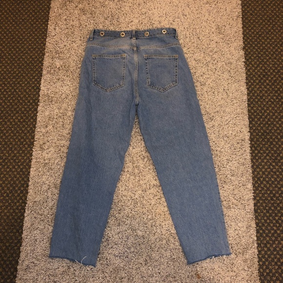 Zara High-Waisted Jeans - Picture 2 of 2